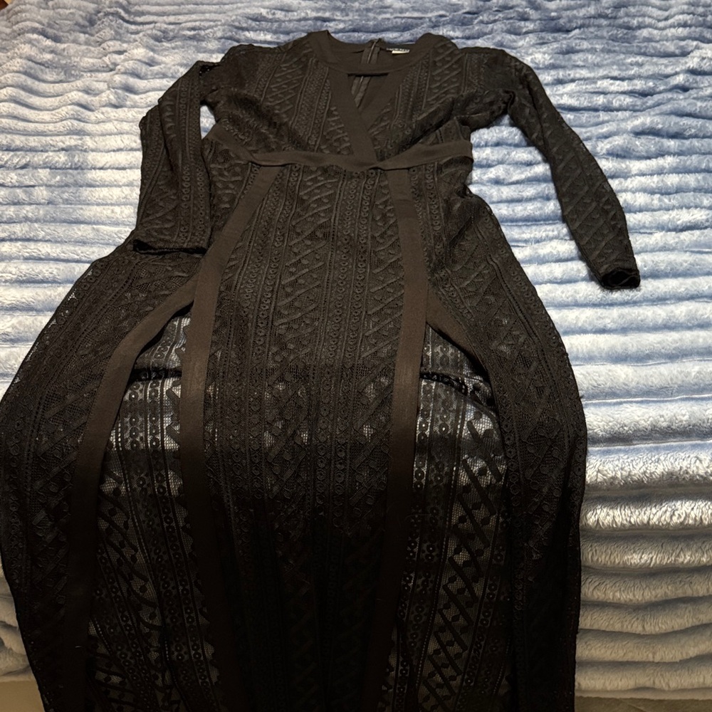 Elegant Black Lace Maxi Dress